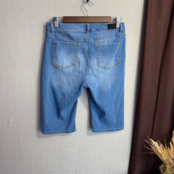 Jones New York Signature Size 8 Blue Denim Bermuda Shorts Casual Wear - Picture 5 of 10